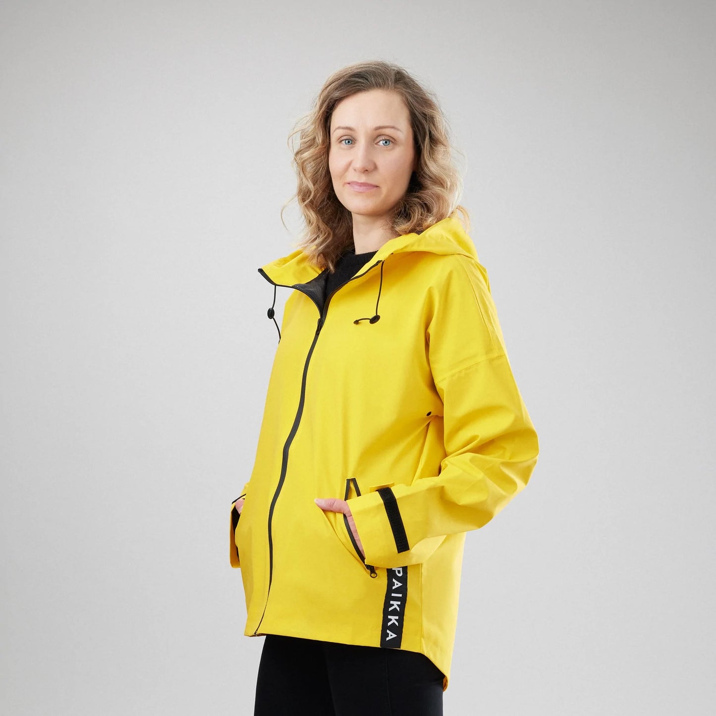 Reflekterende regnjakke herre - gul - Dyrekompaniet